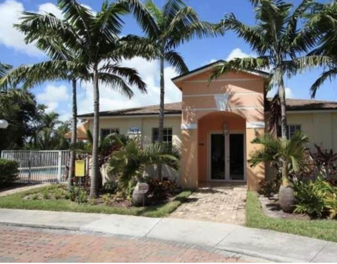 Primary Photo - 3640 N 56th Ave