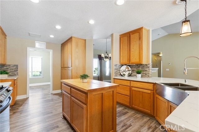 Foto del edificio - 15521 Sherri Ln