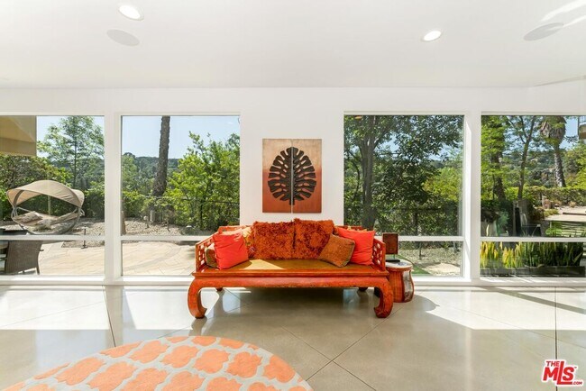 Foto del edificio - 16096 Valley Meadow Pl