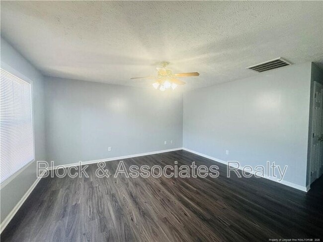 Building Photo - 233 Bahia Ln