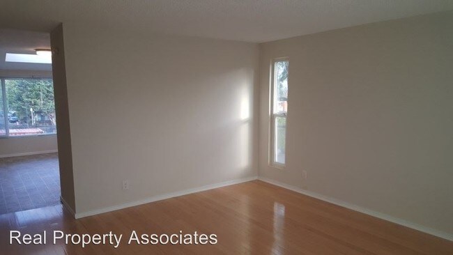 Building Photo - 3420 NE 147th St