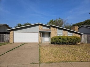 Building Photo - 4708 Woodfield Dr