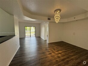 Building Photo - 9300 Fontainebleau Blvd