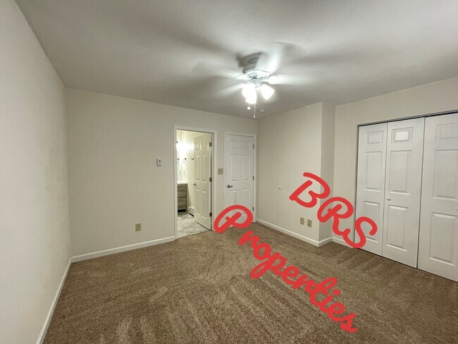 Foto del edificio - 250 Beacon Ct