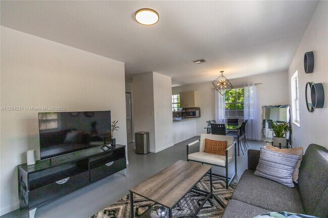 Building Photo - 518 NW 94th St