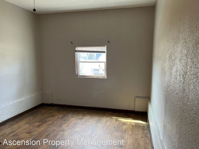 Building Photo - 4 br, 1 bath House - 3215 N Garrison Ave
