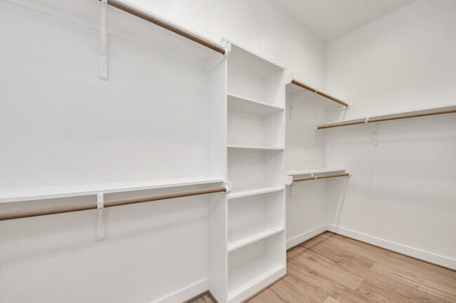 Foto del edificio - 2319 Silva Park Ln