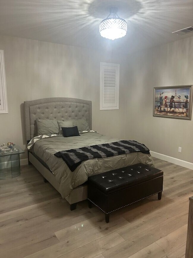 Building Photo - Table Rock