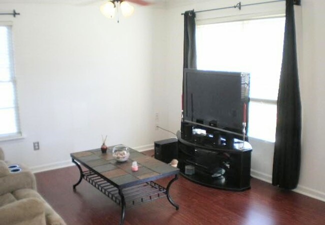 Foto del edificio - 3 Bedroom Townhome in Campbell County