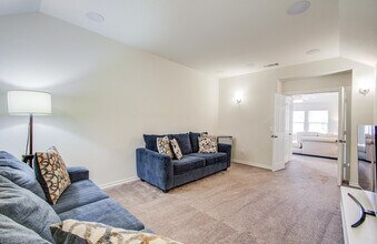 Building Photo - 27817 Ellie Oak Ln