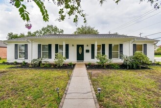 Building Photo - 4947 Cheena Dr