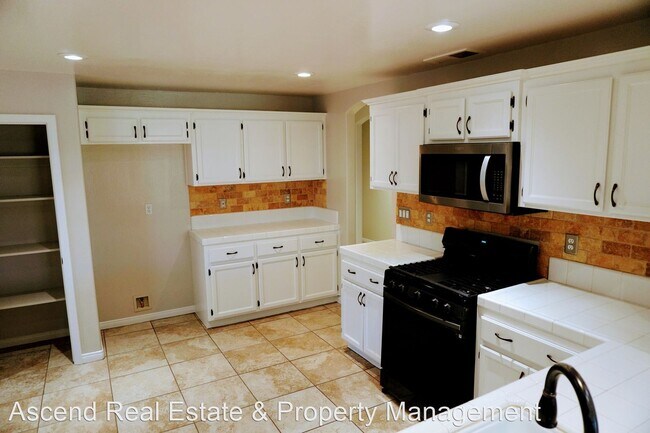 Building Photo - 5 br, 2 bath House - 11808 Cherry Valley