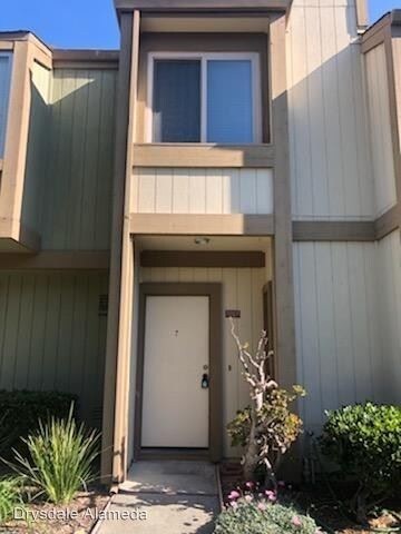 Building Photo - 3 br, 2.5 bath House - 3208 Fiji Lane