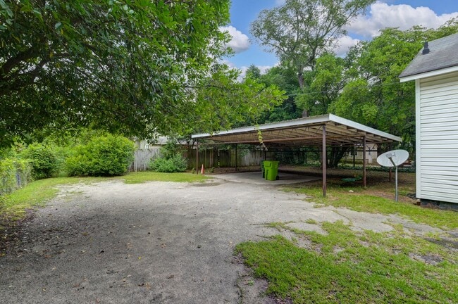 Building Photo - Charming 3-Bed Home in Olympia – Steps fro...