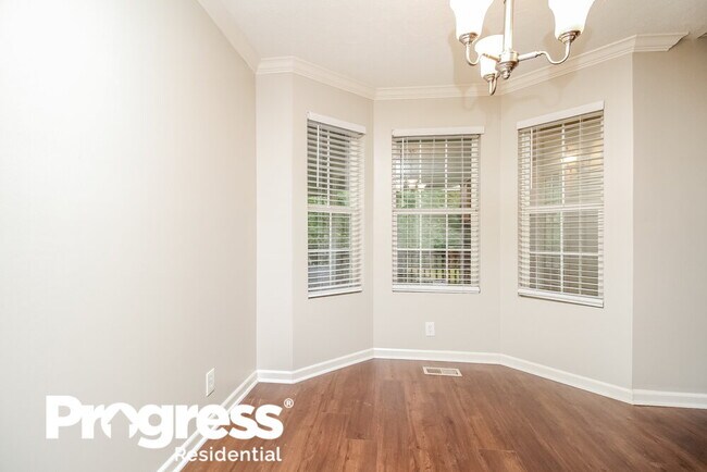 Building Photo - 2647 Danbury Cir