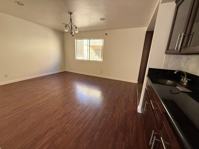 Building Photo - 5122 Rosemead Blvd