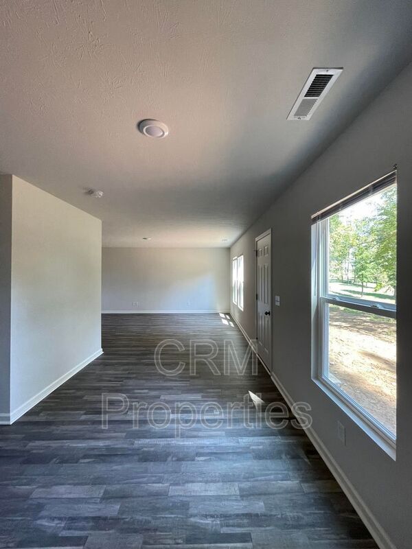 974 Woodland Spgs Dr, Connersville, IN 47331 House for Rent in