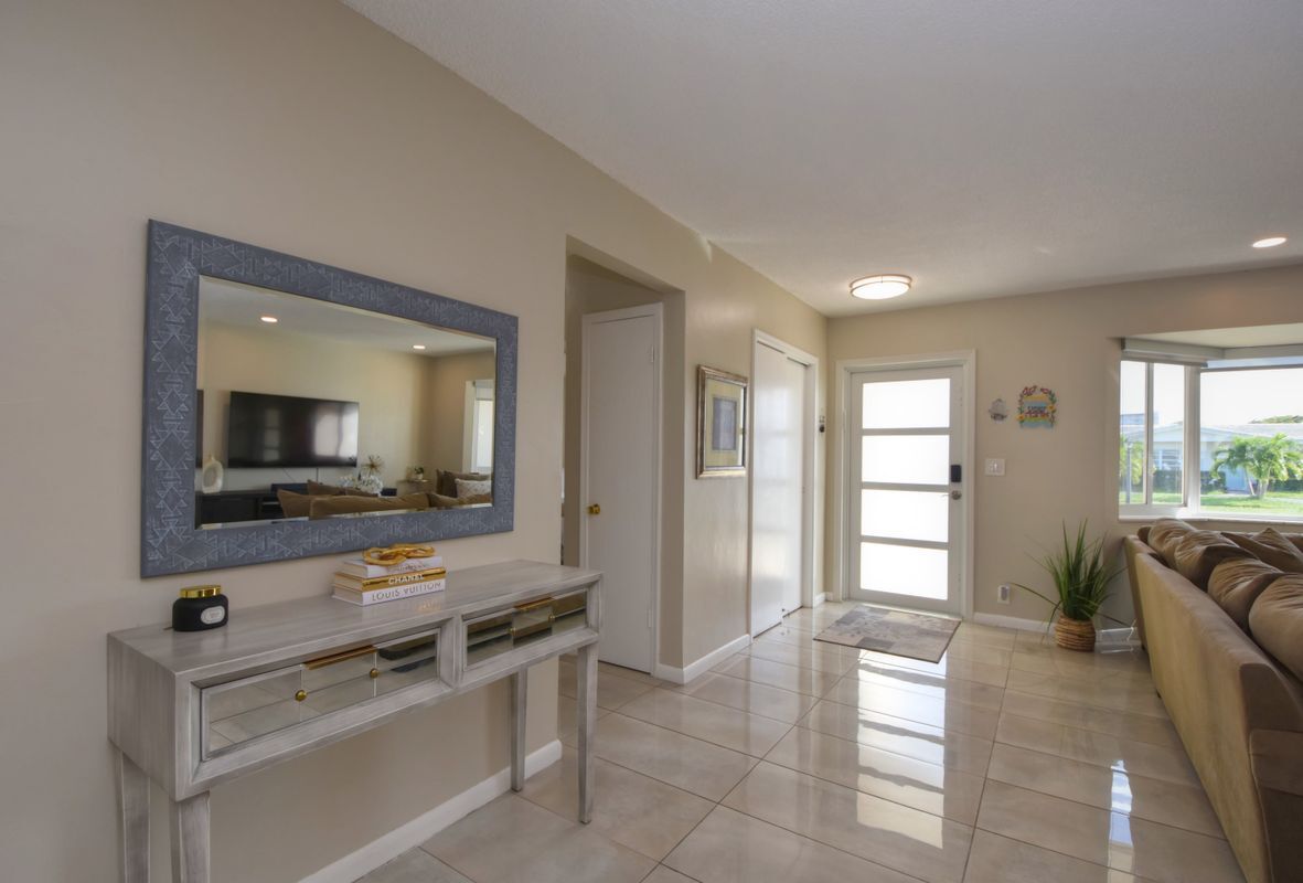 Foto principal - 609 S Crescent Dr