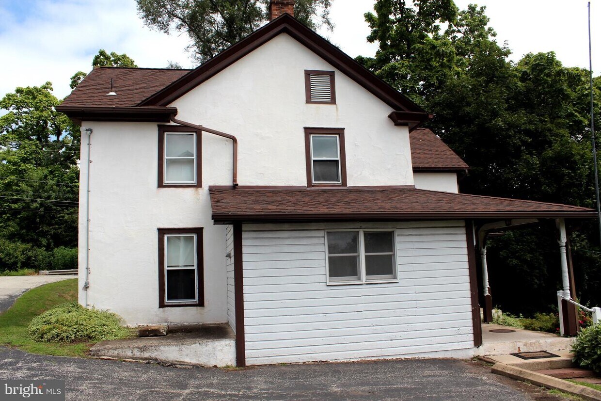 Primary Photo - 3332 W Skippack Pike