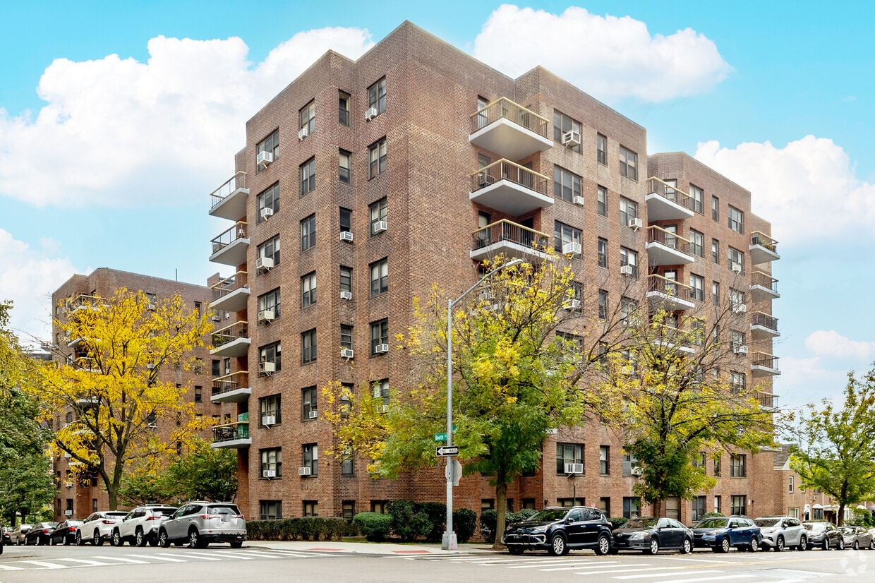 67-76 Booth Street - 6776 Booth St