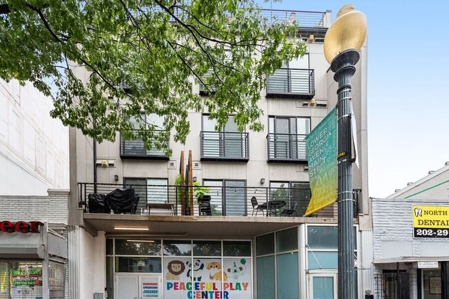 Foto del edificio - 3110 Georgia Ave NW