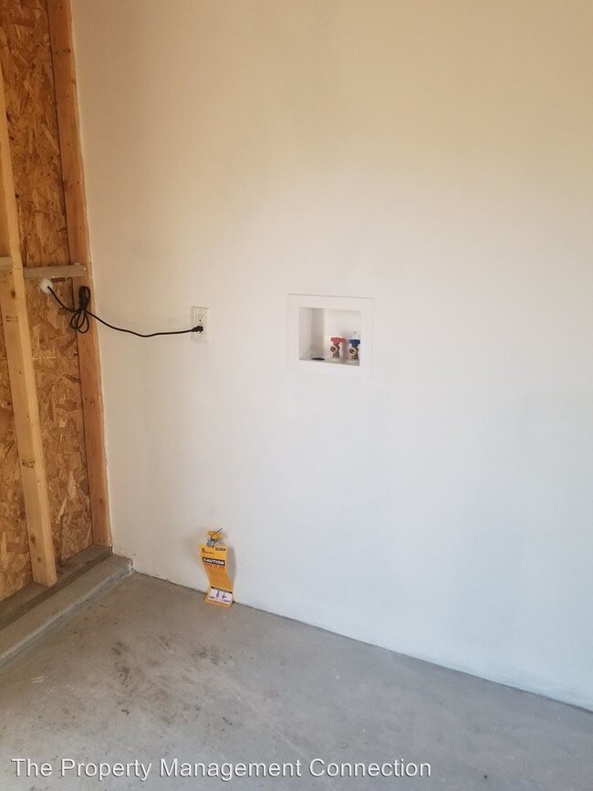Foto del edificio - 4 br, 2 bath House - 12050 E 162nd Street