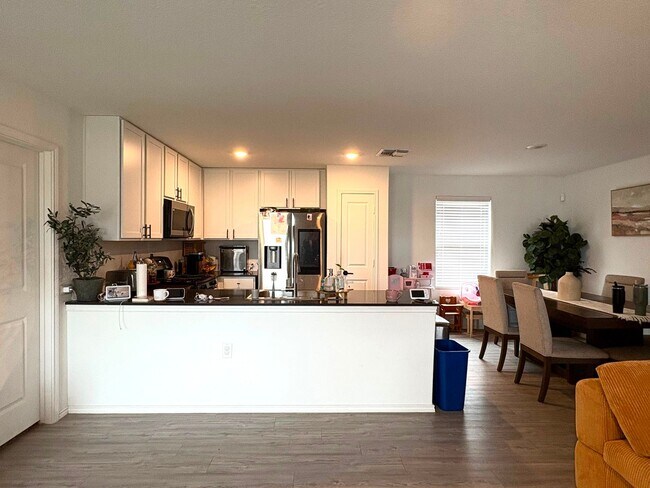 Foto del edificio - Modern Single-Story Living Near Toyota & Texas A&M–San Antonio