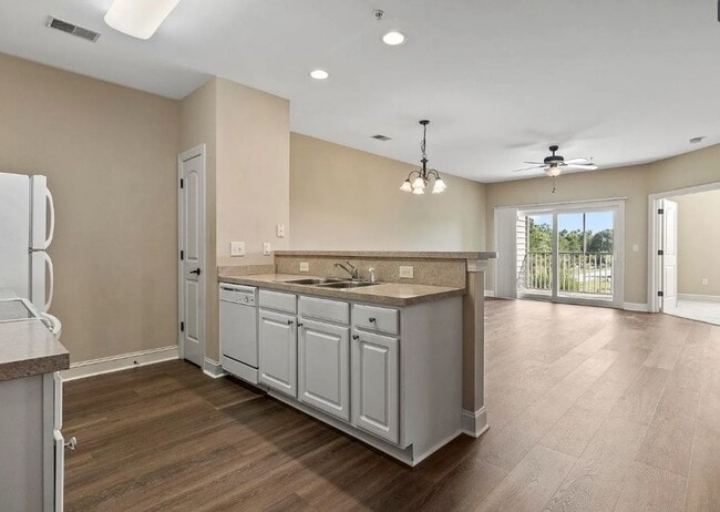 Foto del edificio - Dive Into Your New Oasis!