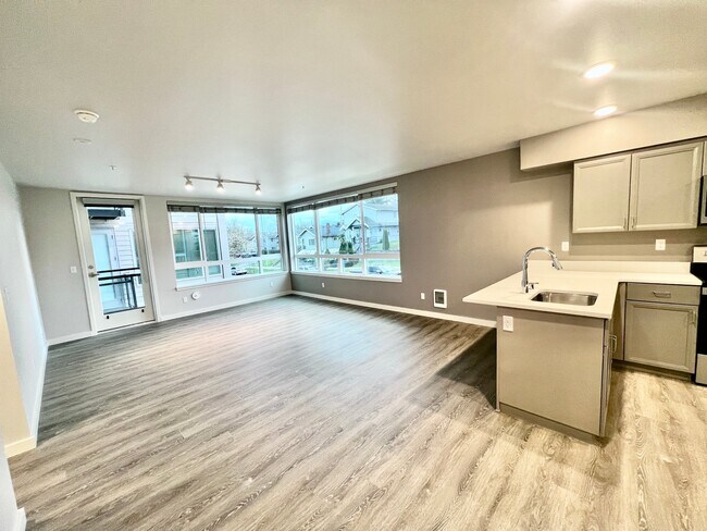 Building Photo - 2330 Yakima Ct
