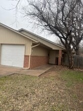 Building Photo - 1609 NW Bell Ave