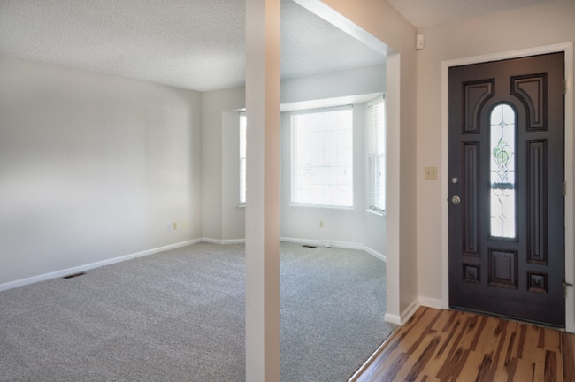 Building Photo - 7535 Hickorywood Dr