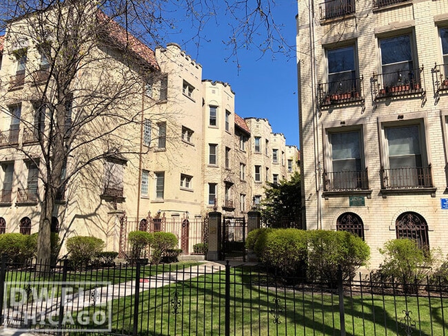 Building Photo - 1426 Farwell W Ave
