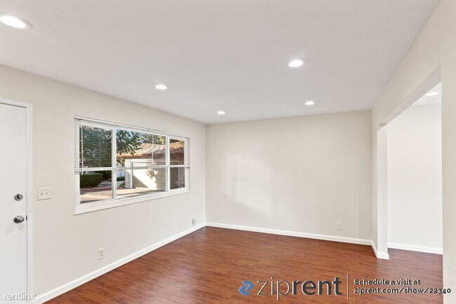 Building Photo - 3 br, 1.5 bath Townhome - 3731 Boswell Ter...