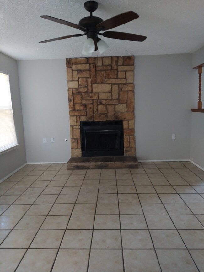 Building Photo - 11600 Marsh McCall Way