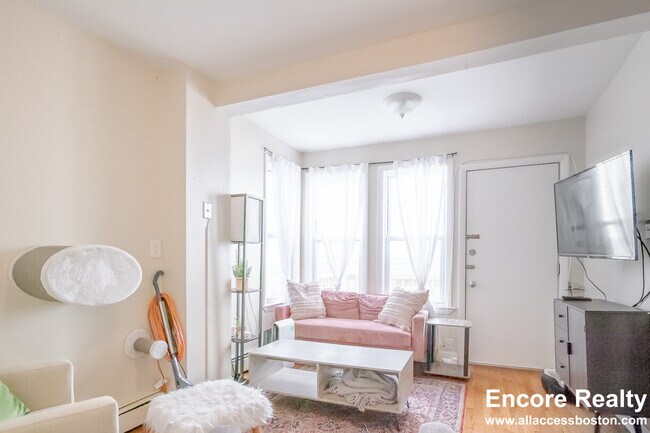 Foto del edificio - 238 Everett St