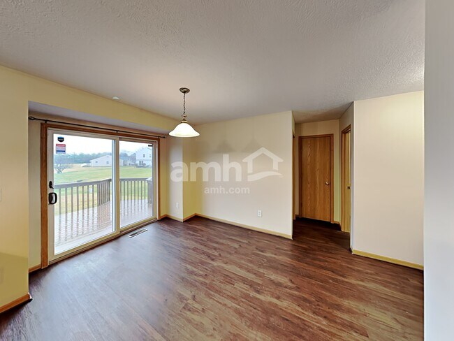 Foto del edificio - 1501 Scenic Valley Pl