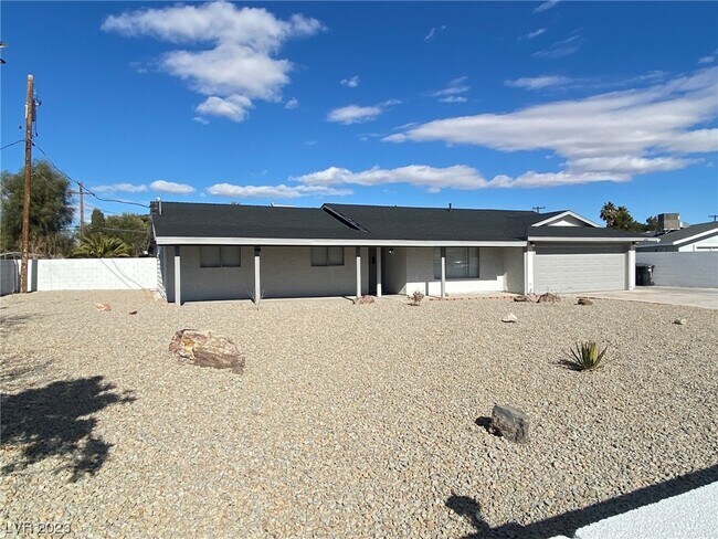 Building Photo - 4608 W San Miguel Ave