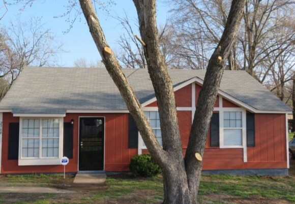 Building Photo - 2968 Lake Park Rd