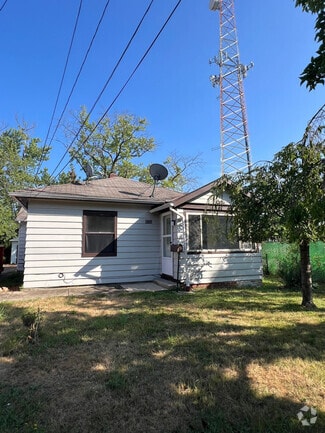 Building Photo - 5733 Longwood Ave