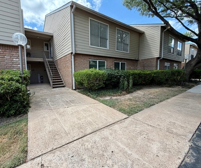 Building Photo - 5005 Georgi Ln
