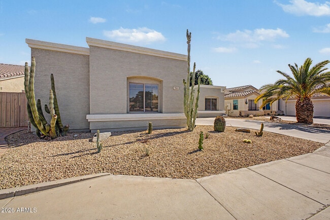 Building Photo - 765 W Ebony Way