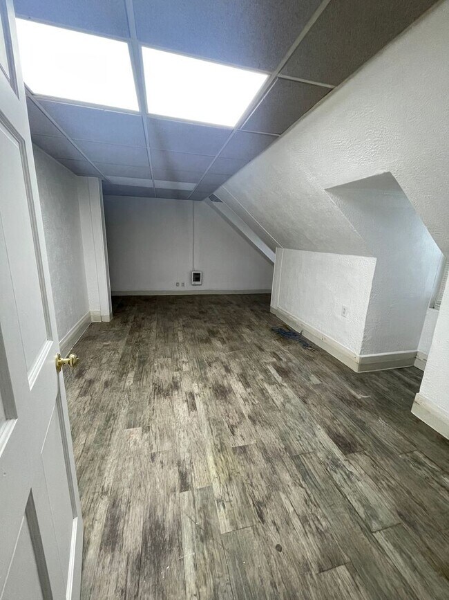 Foto del edificio - 635-639-639 Baldwin St