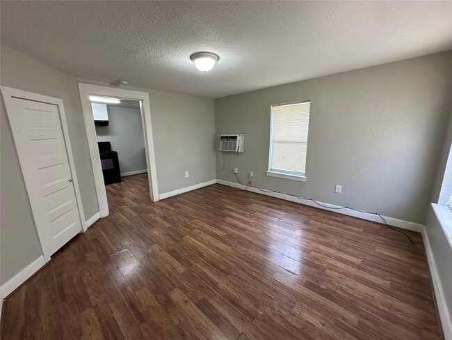 Foto del edificio - 4201 Chapman St