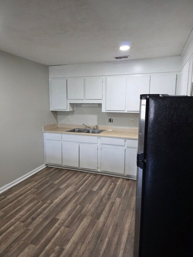 Foto del edificio - 3 Bedroom End Unit