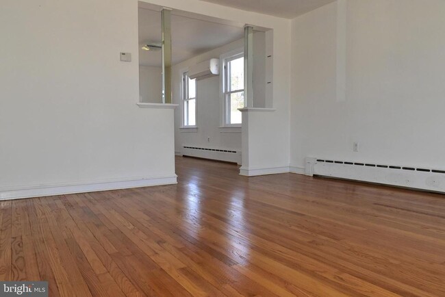 Building Photo - 551 Grape St