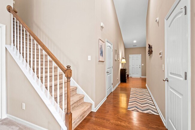 Building Photo - Lovely, spacious ranch in Arrowhead Greens...