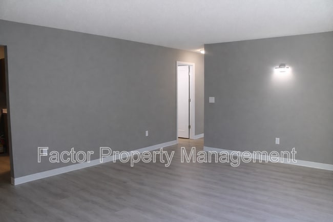 Building Photo - 418 Allan Ave