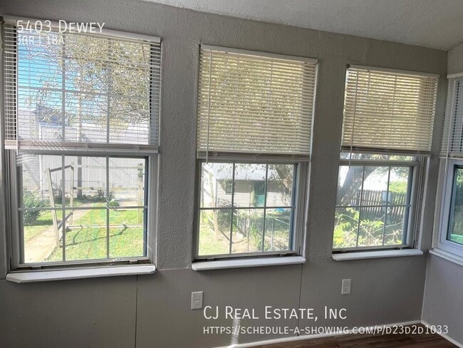 Foto del edificio - 5403 Dewey Ave