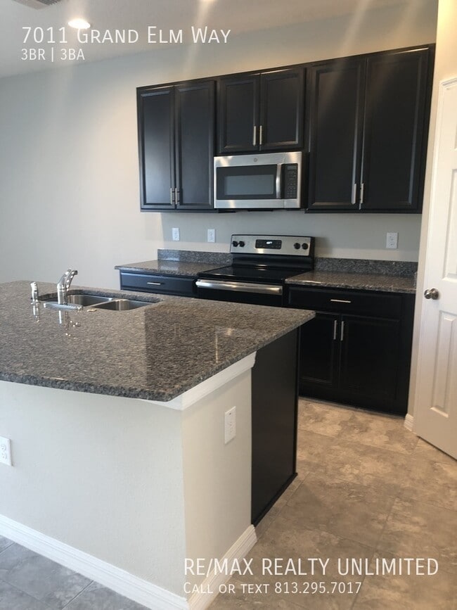 Foto del edificio - 7011 Grand Elm Dr