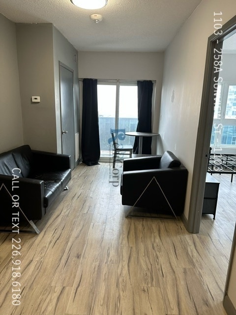 Photo du bâtiment - 258A-258A Sunview St